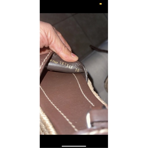 Prada authentic - Picture 4 of 7